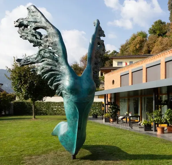 Scultura monumentale in bronzo Wings