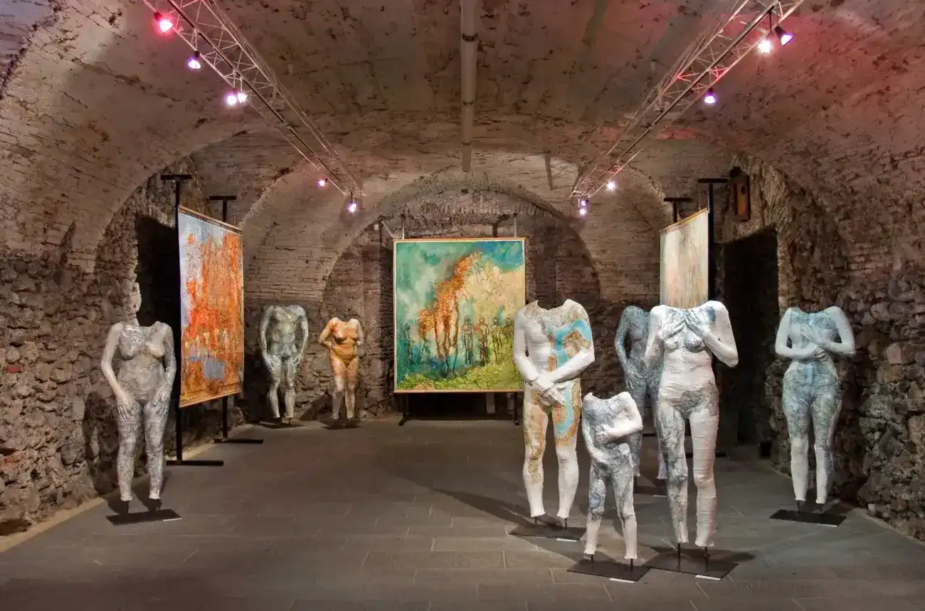 Mostra a Pietrasanta