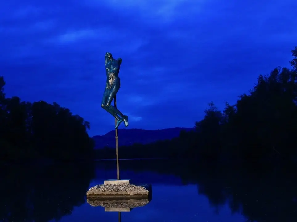 Esposizione Figura blu